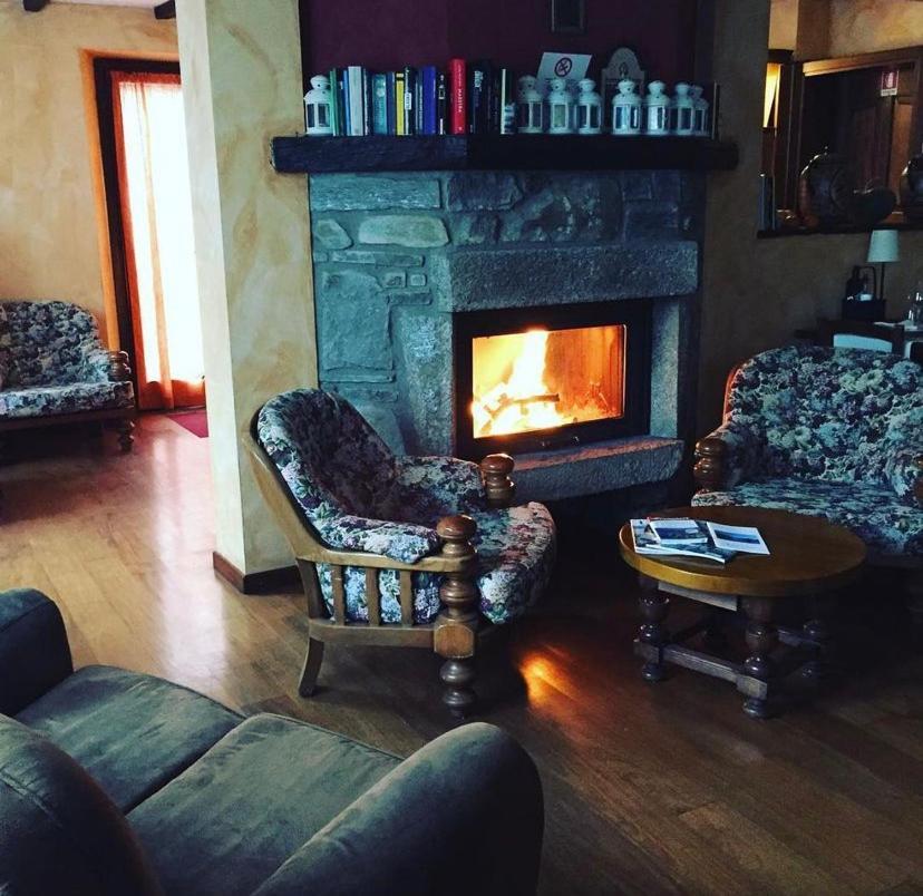 Agriturismo Il Talento Nella Quiete カスティリオーネ・ディンテルヴィ エクステリア 写真