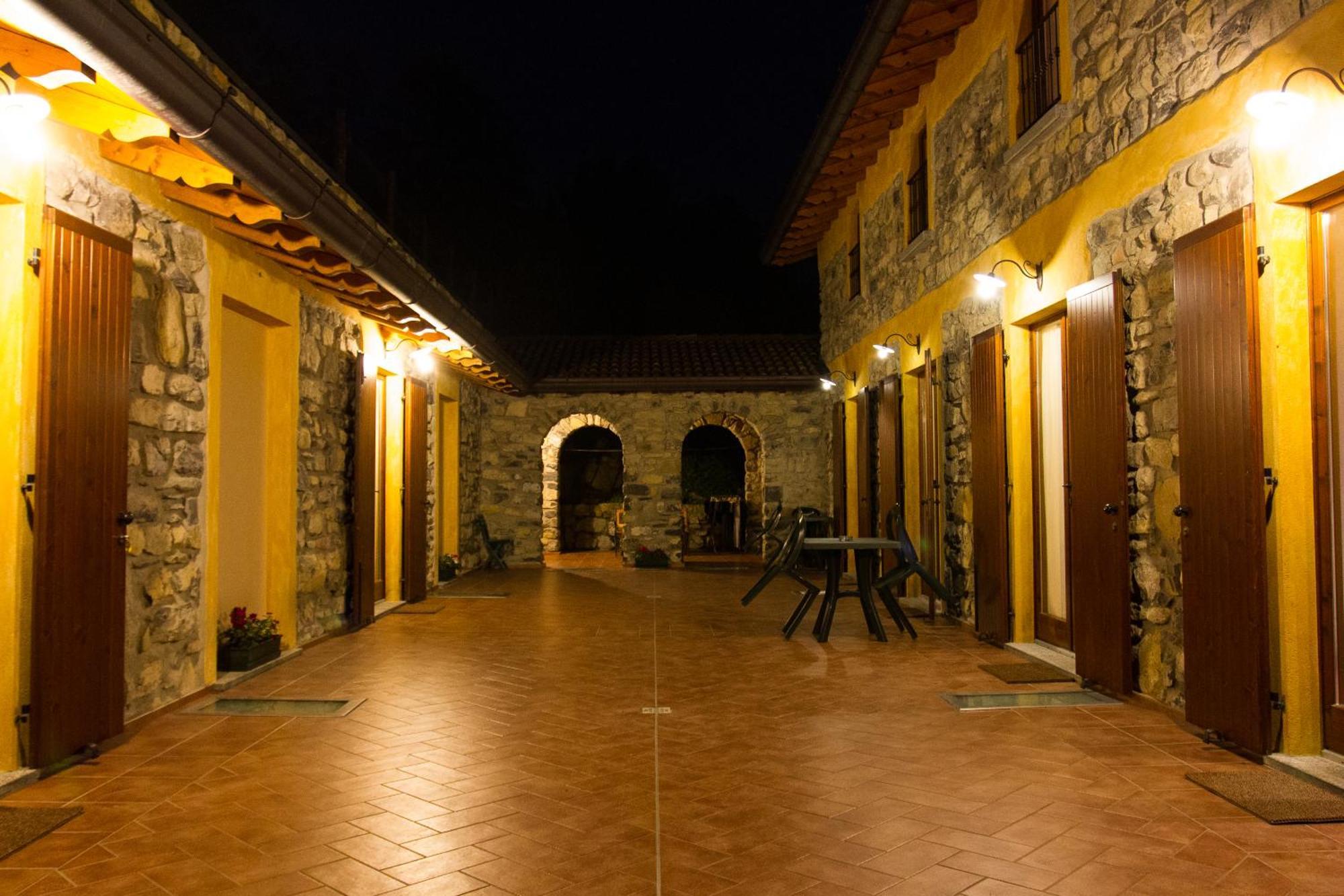 Agriturismo Il Talento Nella Quiete カスティリオーネ・ディンテルヴィ エクステリア 写真