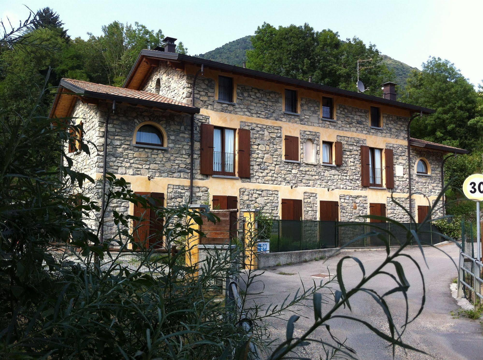 Agriturismo Il Talento Nella Quiete カスティリオーネ・ディンテルヴィ エクステリア 写真